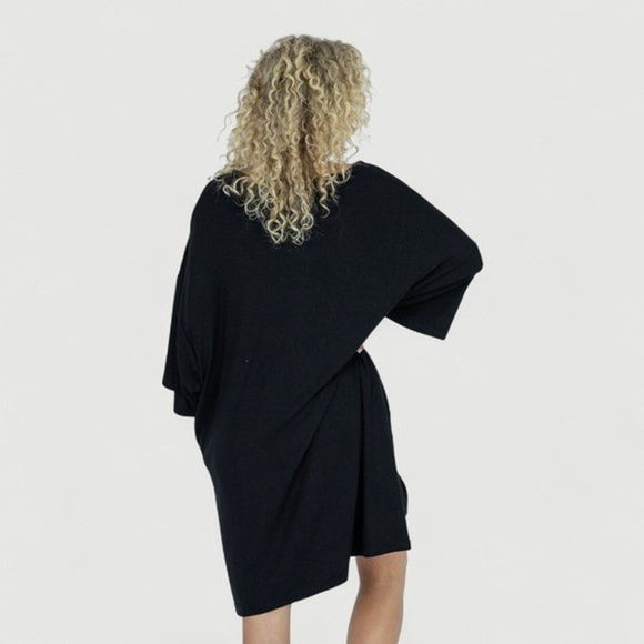 Foxy Kind Out of Pocket Oversized Ribbed Lounge Dress Black M - Picture 2 of 12